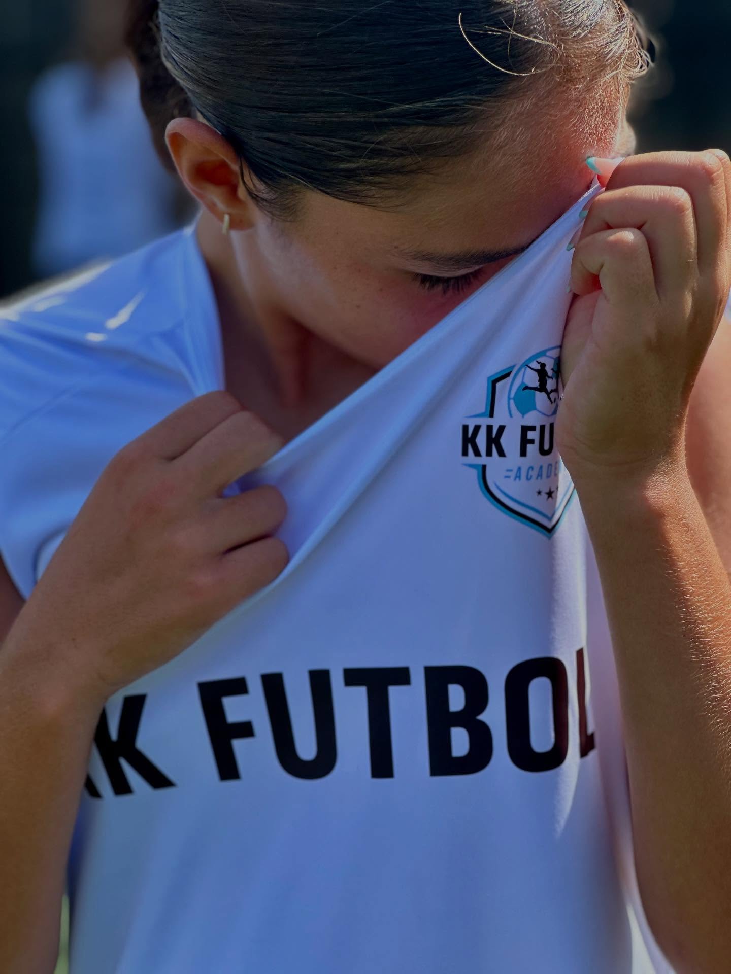New training jerseys for team @kk_futbol_training
#supportsmallbusiness #dondobeachmarket #dbm #merchmaker #embroidery #customembroidery #heatpress #design