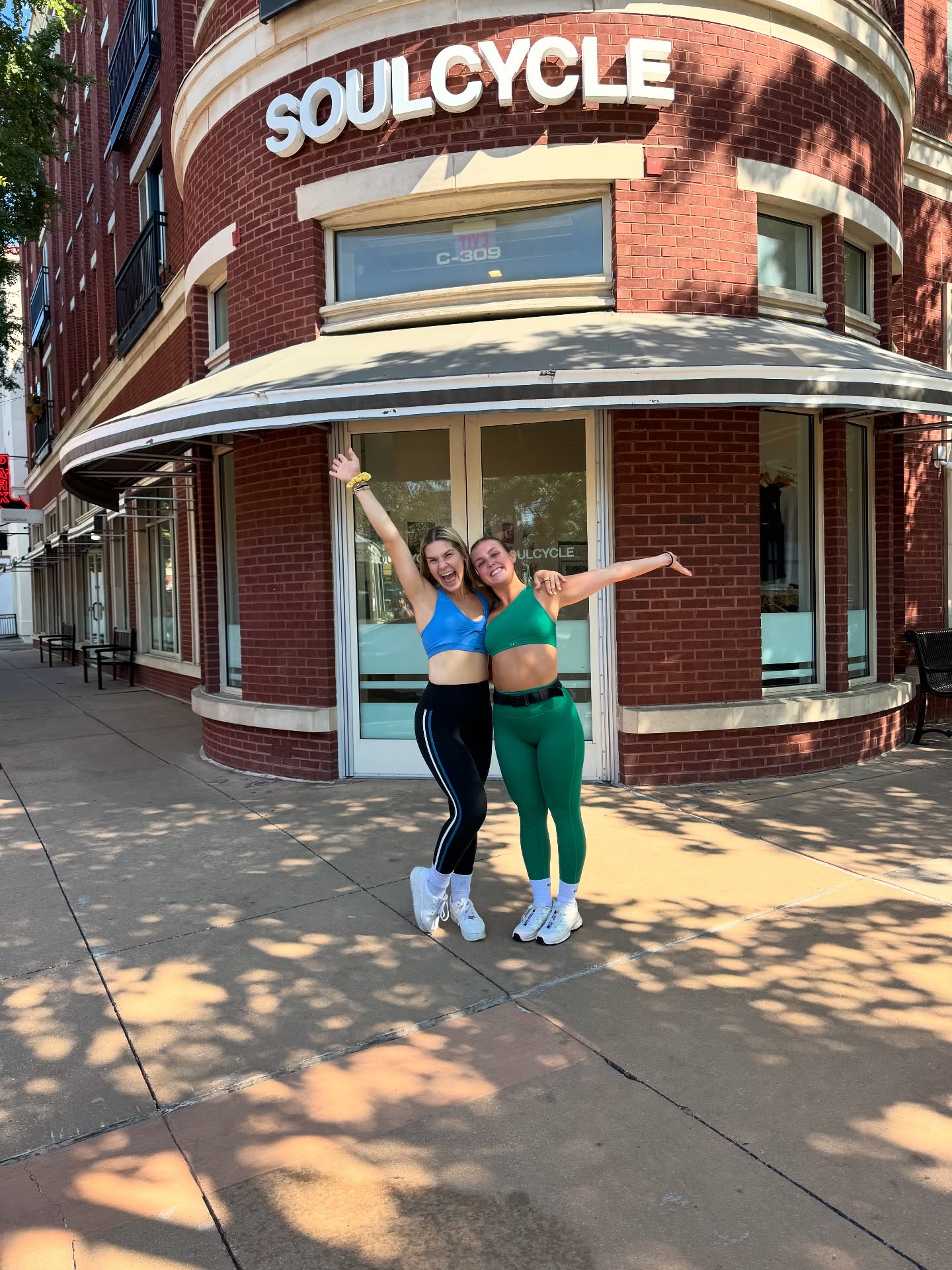 did someone say yee-haw 🤠
took a quick lil trip to dallas & very quickly matched the energy