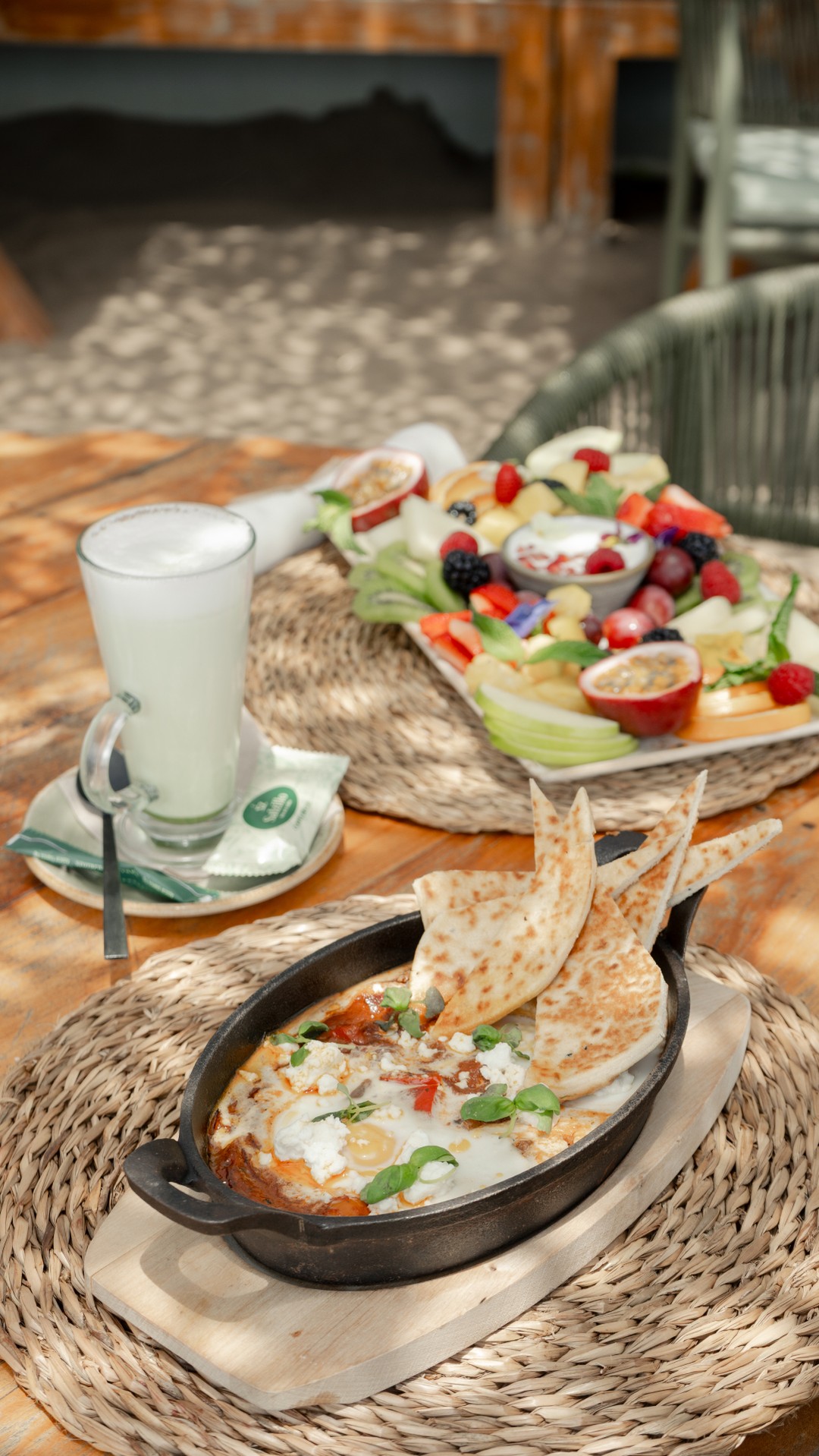 Mornings at Luuma move to a different rhythm🥝
Here, the day begins just right.
#luumabeachrestaurant #luumabeachmarbella #marbellaweekend #marbellatrip #marbellalifestyle #marbellaspain #marbellavacation #elrosariobeach