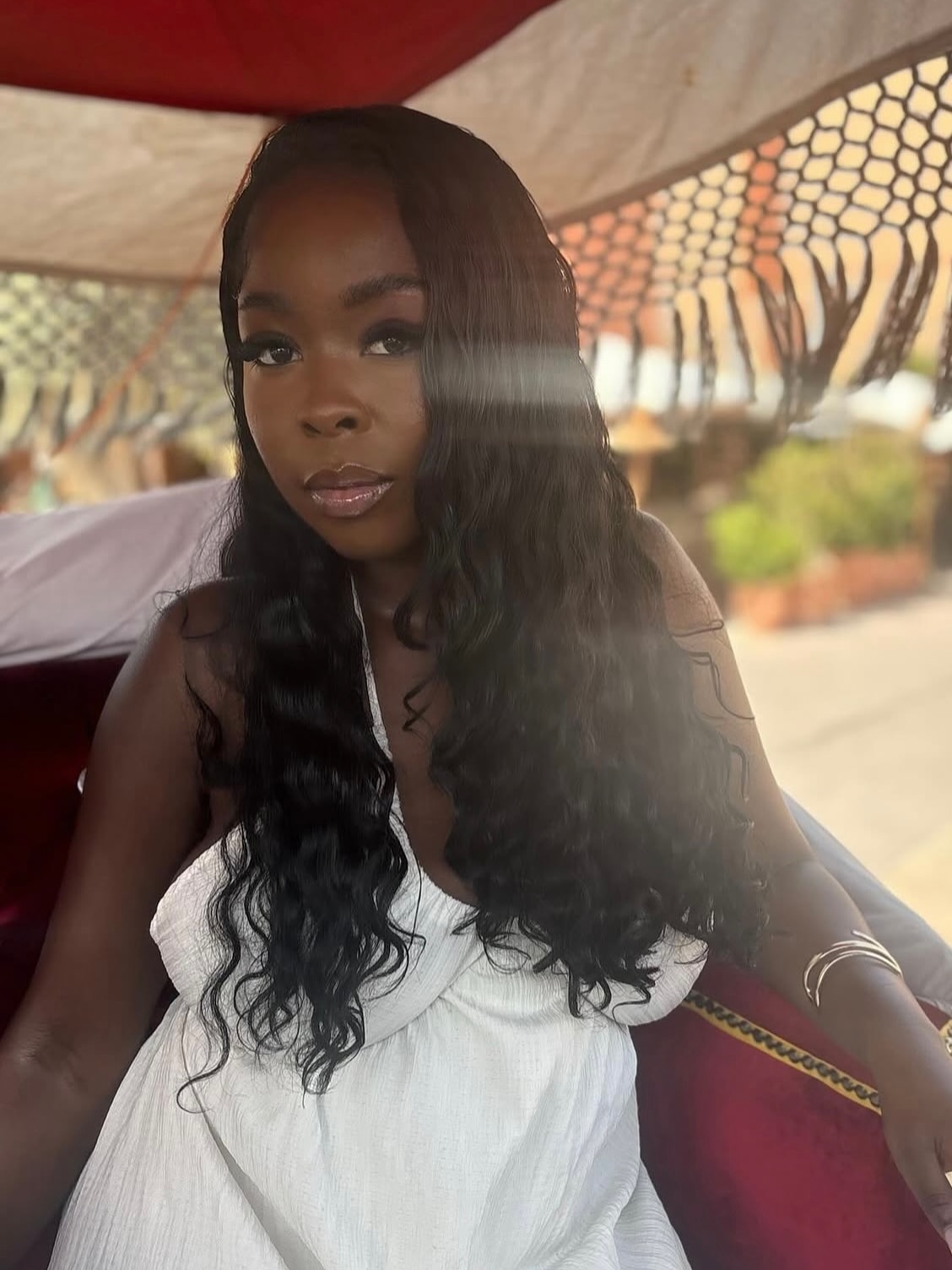 All eyes on her 🤍
This babe is wearing our Miami Curls!
Hair spec: 3 bundles of 20 inch.