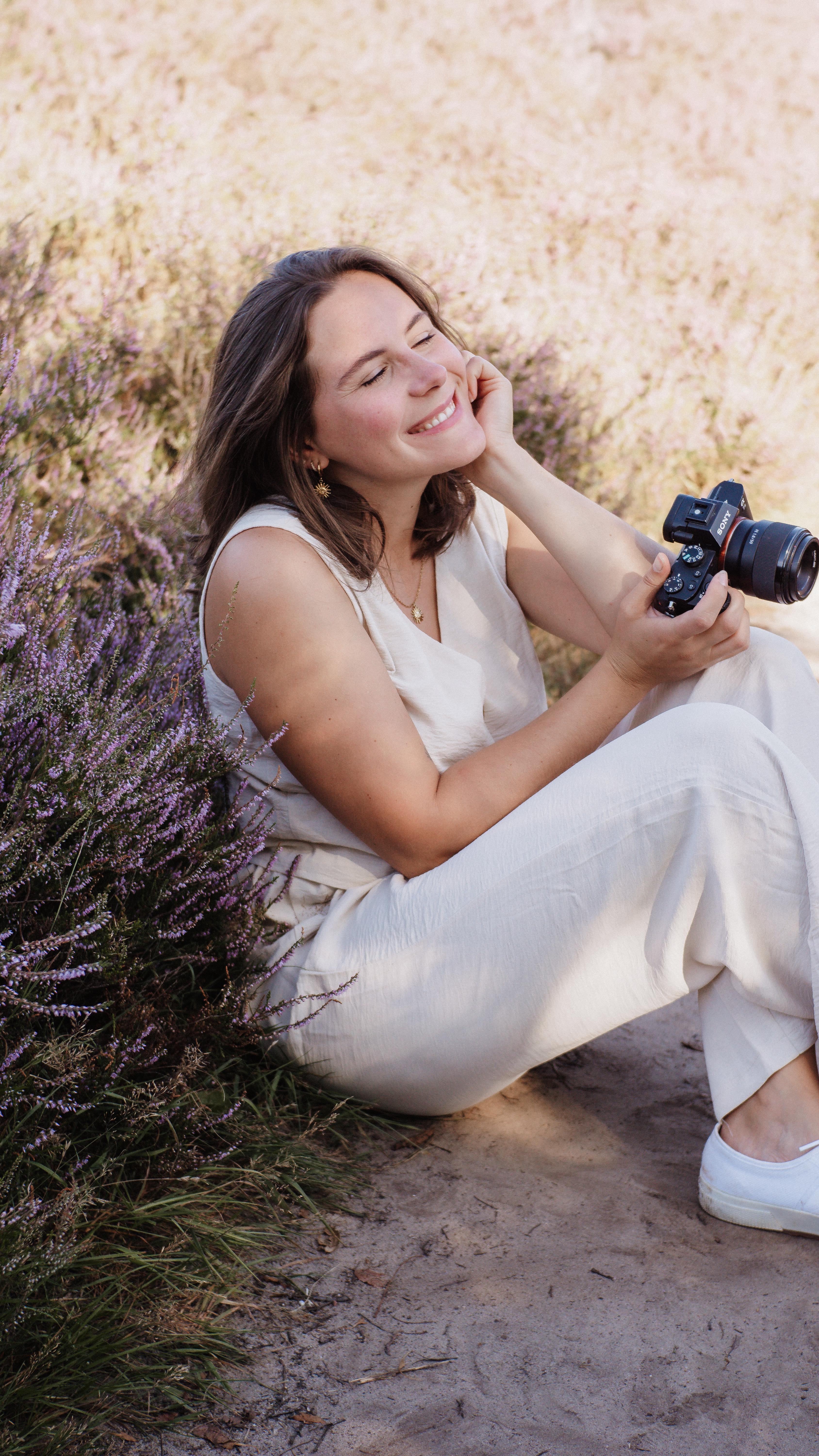 Am 30.08. ab 17 Uhr biete ich exklusive Mini-Shootings in der wunderschönen Palinger Heide bei Lübeck an. 🌿💜
Ob Familienfotos, Babybauchbilder, Paarshootings oder einfach Erinnerungen voller Liebe – hier entstehen Bilder, die euer Herz für immer wärmen.
📸
15–20 Minuten Fotoshooting
5 liebevoll bearbeitete Bilder
Zugang zu meinem Kundenkleiderschrank
Jede Menge Spaß & Lachflashs inklusive 😍
Kosten 99€
💌 Interesse? Schreib mir direkt oder kommentiere unter diesem Post, um deinen Platz zu sichern!
www.vom-licht-gekuesst.de
__________
Heideshooting Lübeck, Familienfotos Lübeck, Paarshooting Heide, Babybauchshooting Lübeck, Fotoshooting Palinger Heide, Mini-Shooting Lübeck, Bad Segeberg, reinfeld, lüdersdorf
#Heideshooting #LübeckFotografin #Familienfotos #Babybauchfotos #Paarshooting #Lübeck #PalingerHeide #Minishooting #Heideblüte #FotoshootingLübeck #ErinnerungenfürsHerz #Familienfotografie #Babybauchshooting #couplegoals