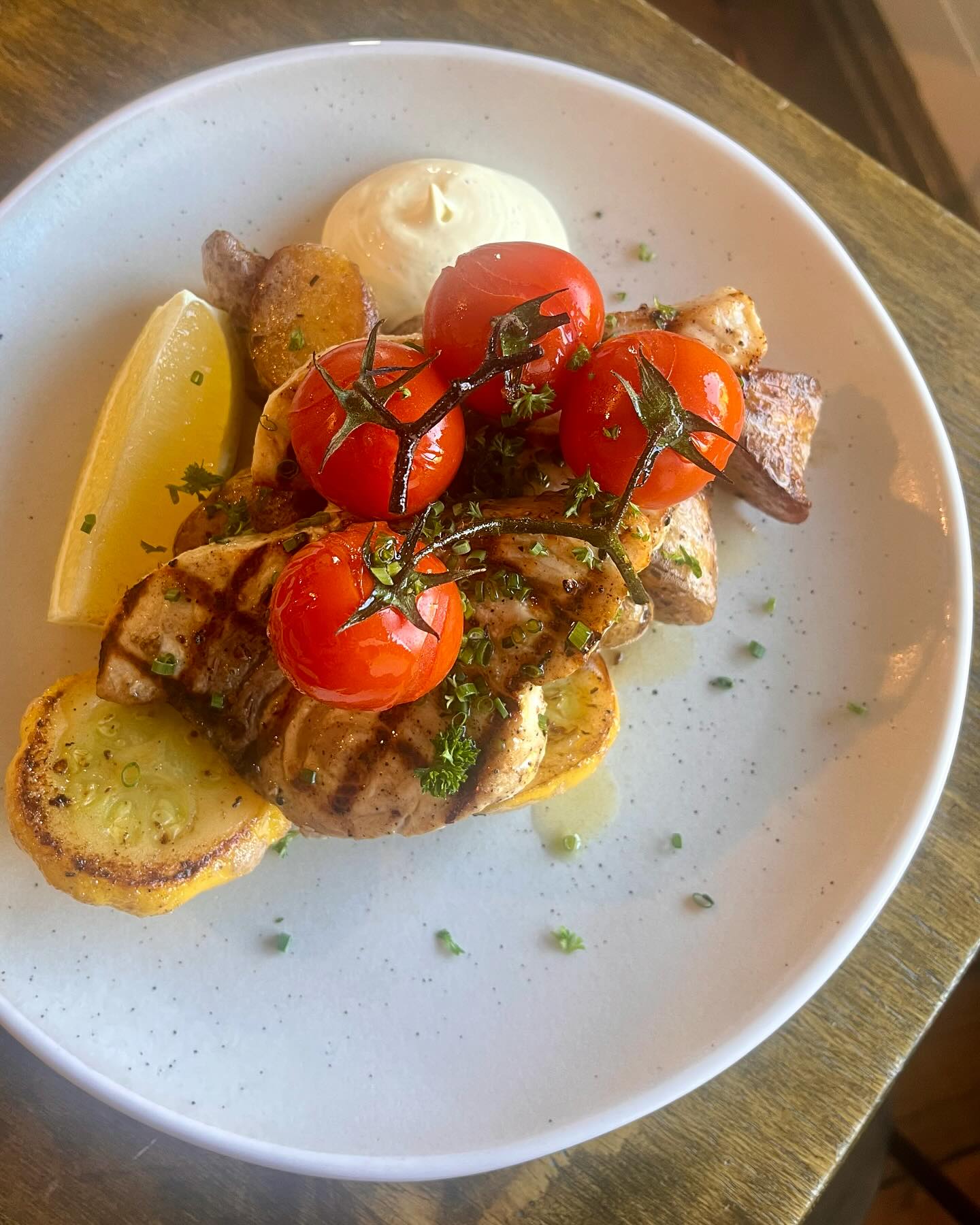 A few tasty little changes on the specials board this week 👀
Like this chargrilled swordfish… simple, fresh and straight off the grill.