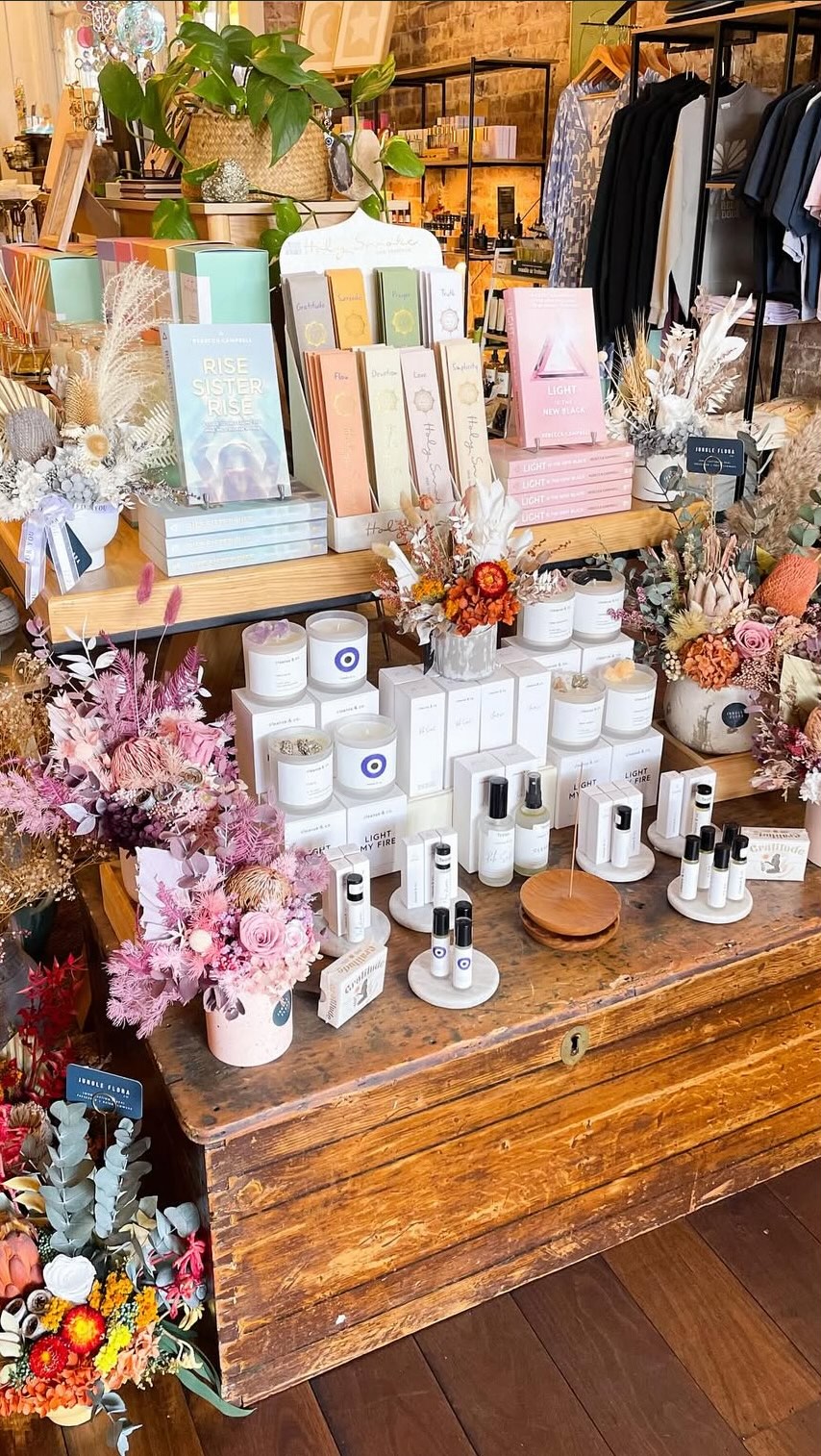 Something filled with intention, beauty, and a little extra light. ✨ We’re so honoured to have our Gratitude Collection on the shelves of @soulcollective_wa in Mount Lawley — a space that already radiates so much warmth.
If you’re nearby, come wander, touch, feel, and take home the rituals that begin and end your days with gratitude. 🌙🌞
Tag a friend who’d love this space!
#wellbeingshub #gratitudecollection #gratitudepractice #mindfulliving #newstockist #gratitudeeveryday #ritualsandrhythms #australianmade