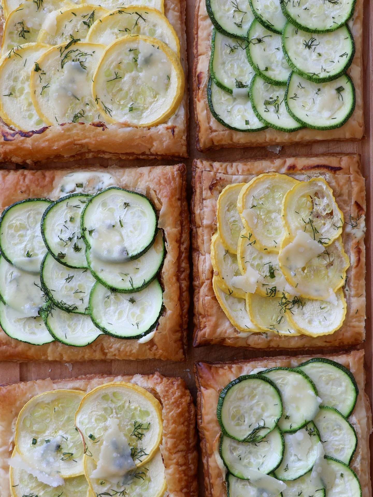 Summer squash tarts with whipped herb ricotta and freshly shaved parm. All under a delicious buttery pastry crust โจ
#summerrecipes #summersquash #courgettes #farmtotable