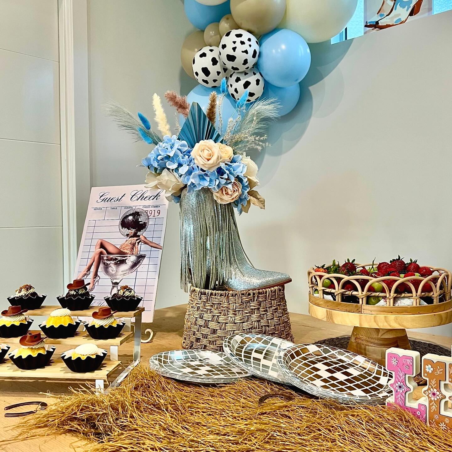 ✨ Saddle up for the ultimate western glam bash! 🤠✨
We transformed a 30th birthday into a fabulous night inspired by Stoney’s vibes right at home think disco cowgirl meets honky-tonk chic. 🤠 🪩 ✨
From espresso martinis and margaritas in disco cups to custom cowboy hats and BBQ bites, every detail was a perfect mix of rustic and glam.
Event Planner: @maggiekmillan
Catering: @greensculinarygroup
Cake: @sweet.lasvegas
Bartender: @elevatedbarservices
Bar Rental: @carts_byboozie
Decorations: @otwparty
Marquees: @alphalitlasvegas
Hat Activation: @raisingthehatbar
Huge thanks to all our vendor partners for making this celebration unforgettable! 🥂🎉
#VegasPartyPlanner #WesternGlam #30thBirthday #DiscoCowgirl #EventInspo #PartyInVegas #ConciergeEvents #StoneysVibes