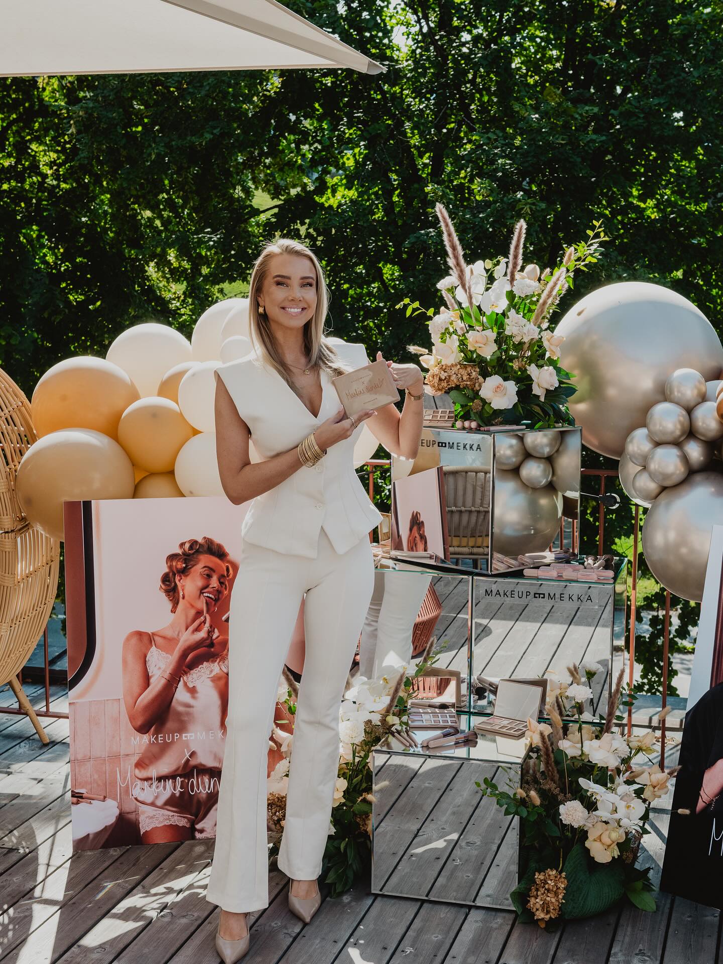 Prosjekt: @makeupmekka X @martinelunde produktlansering💄✨
Lokasjon: @jubel_adamstuen
Blomster: @eventyrhuset
Foto: @flokkmann