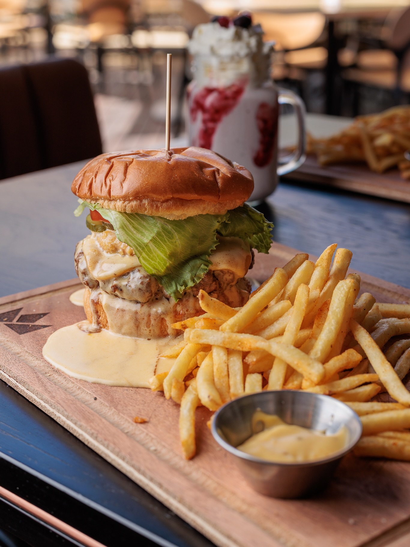 Feast your eyes on comfort food done right! TheCopperClub is all about mouthwatering burgers, cheesy pizzas, and indulgent bites that hit the spot every time. Pair it with crispy fries and a decadent milkshake and you’ve got the ultimate treat-yourself meal.
#BurgerLovers #PizzaTime #FoodieFinds #ComfortFood #MilkshakeMagic #Foodstagram