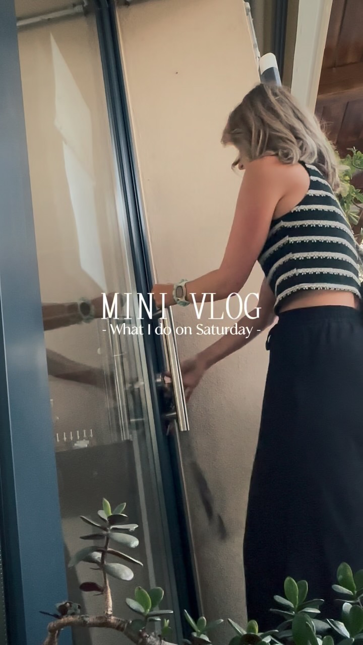 What I do on Saturday 🪮💆♀️🫧
#brautstylingchiemgau #maria_frisurenwerkstatt #eventstyling #makeupartist #alwaysfleißig😅#visagistmünchen