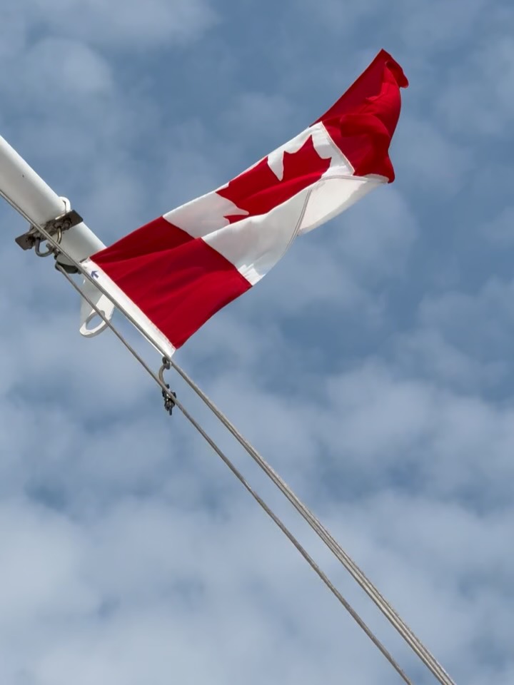Hello from Canada!🍁
Ramanda is currently trading between ports in eastern Canada, mainly on the St Lawrence River & the Great Lakes.
Swipe right to the last post to see the vessel navigating through the Thousand Islands, where you have the US on the port side and Canada on starboard side!🇺🇸🇨🇦