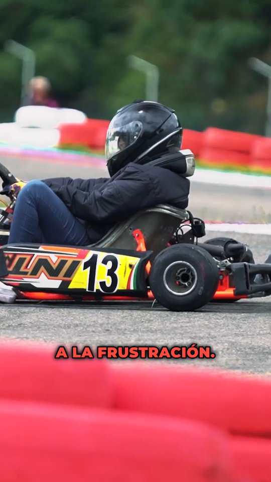 La tolerancia a la frustración es clave 🔑. En el kartismo cada vuelta nos enseña que un error no es el final, sino una oportunidad para aprender. Caerse, levantarse y seguir adelante. ¡Ese es el verdadero espíritu de un piloto! 🏎
Desarrolla esta habilidad con nosotros. 🌟 Inscríbete en nuestros cursos Baby Max y Básico haciendo clic en el enlace del perfil.
#EscuelaDeKarts #ToleranciaALaFrustracion #PilotosProfesionales