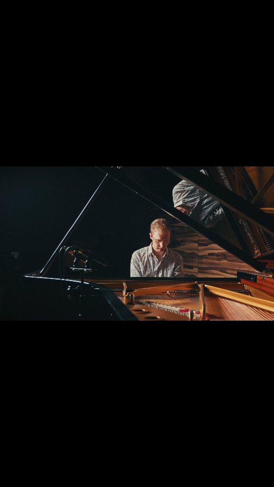 Meine Komposition "Not recovered"
Gewidmet meiner Schwester @a.n.n.a.321 und @nichtgenesen
Ich wünsche allen betroffenen von PostCovid, PostVac, ME/CFS viel Kraft 🙏
Das komplette Video findet ihr auf meinem YouTube-Kanal.
Link in der Bio
Außerdem wird das Stück auch auf meinem Solo-Klavier-Album sein, dieses erscheint noch dieses Jahr.
Genaue Infos folgen bald.
#composition #postcovid #nichtgenesen #happybirthday #kleineschwester #mecfs #notrecovered #geschwisterliebe #soloklavier #grandpiano #steinway