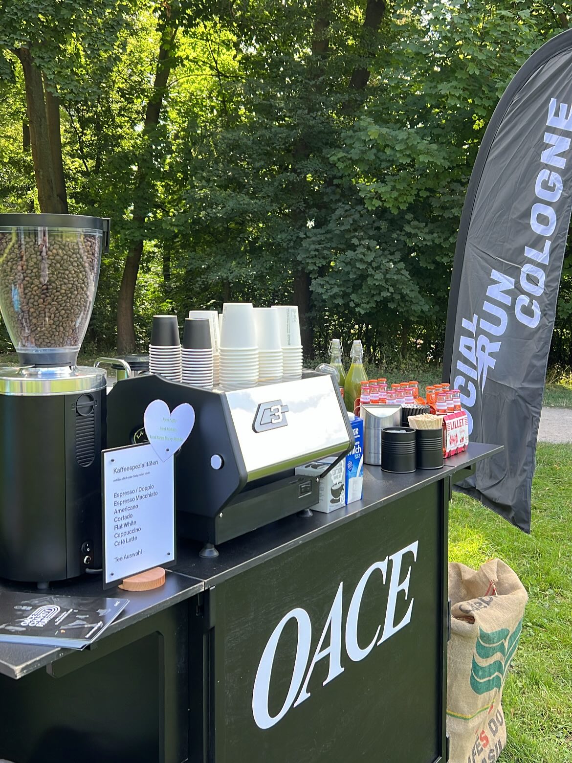 Fueling the 10k this weekend ⛽️
@oace_sports @socialruncgn
#underdogespresso #coffeecart #catering #barista #specialitycoffee #messe #kongress #espressobar #catering #espresso #coffeecatering #koln #latteart #mobilebarista #lamarzocco #kaffeecatering