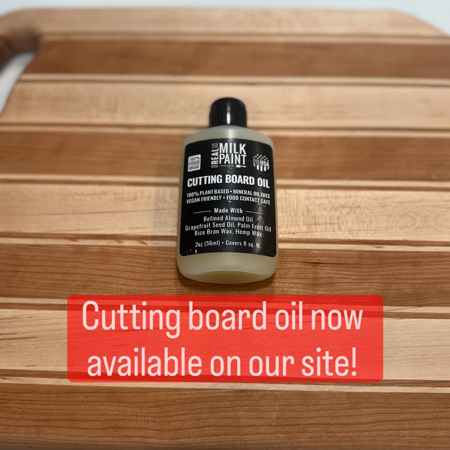 Keep your wooden kitchen products fresh with @rmpfinishes cutting board oil now available through our site. It’s our favorite finishing product as it’s 100% plan based, food contact safe, and petro-chemical free!
You can wipe it on with just your hands, let it sit for 10-15 minutes the wipe off any excess with a towel. This is a must have for anyone who has wooden kitchen products that need some refreshing.
#homadewoods #cuttingboard #woodcuttingboard #rmpfinishes #therealmilkpaintco #kitchendecor #woodworking #smallbusiness