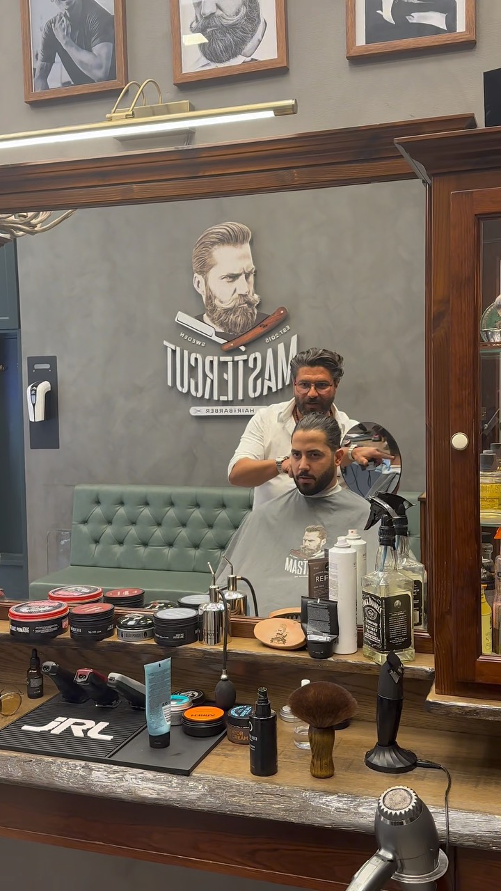 From the fade to the finish 🔥
Välkommen till Mastercut!
📍 Folkungagatan 55
#barbershop #barber #stockholm #mastercutsweden #barberstockholm