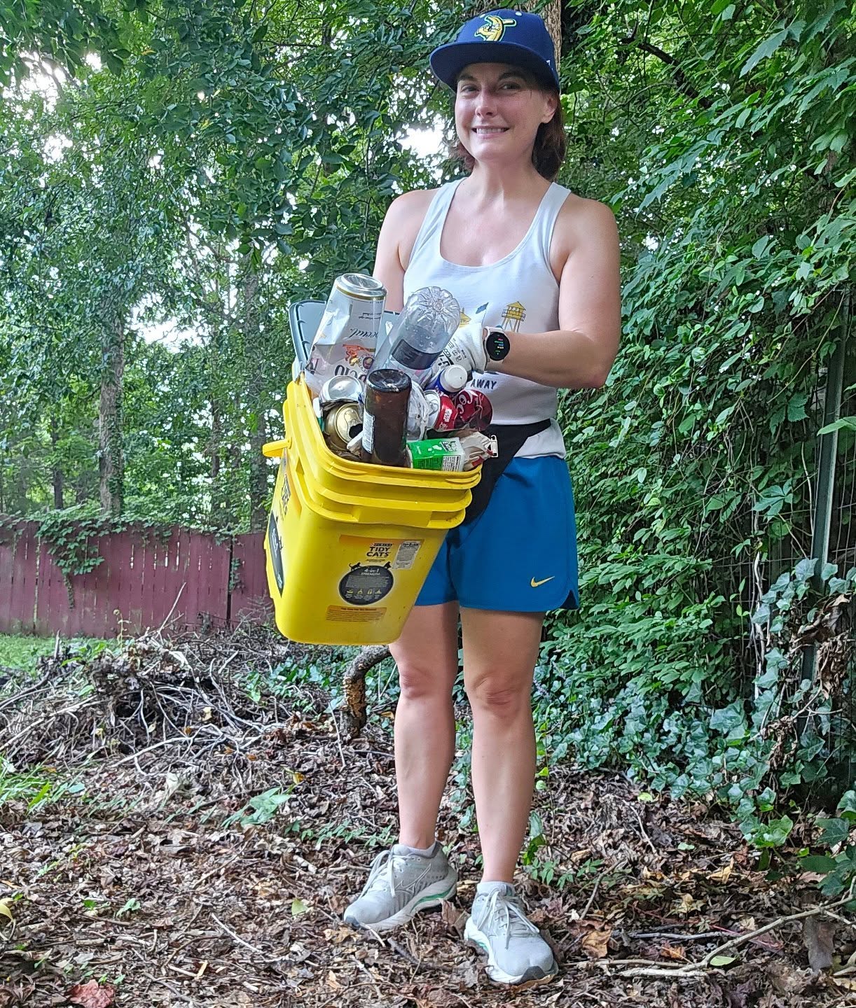 7 pounds of trash and recyclables grabbed from the neighborhood sidewalks and bridge today.
#TrashCleanup #EastCharlotte #KeepNatureWild #KeepPlasticOutOfOurWater #ProtectOurWaterways #ProtectBirds #ProtectNature #LoveYourNeighborhood #NeighborhoodCleanup #NeighborhoodPride