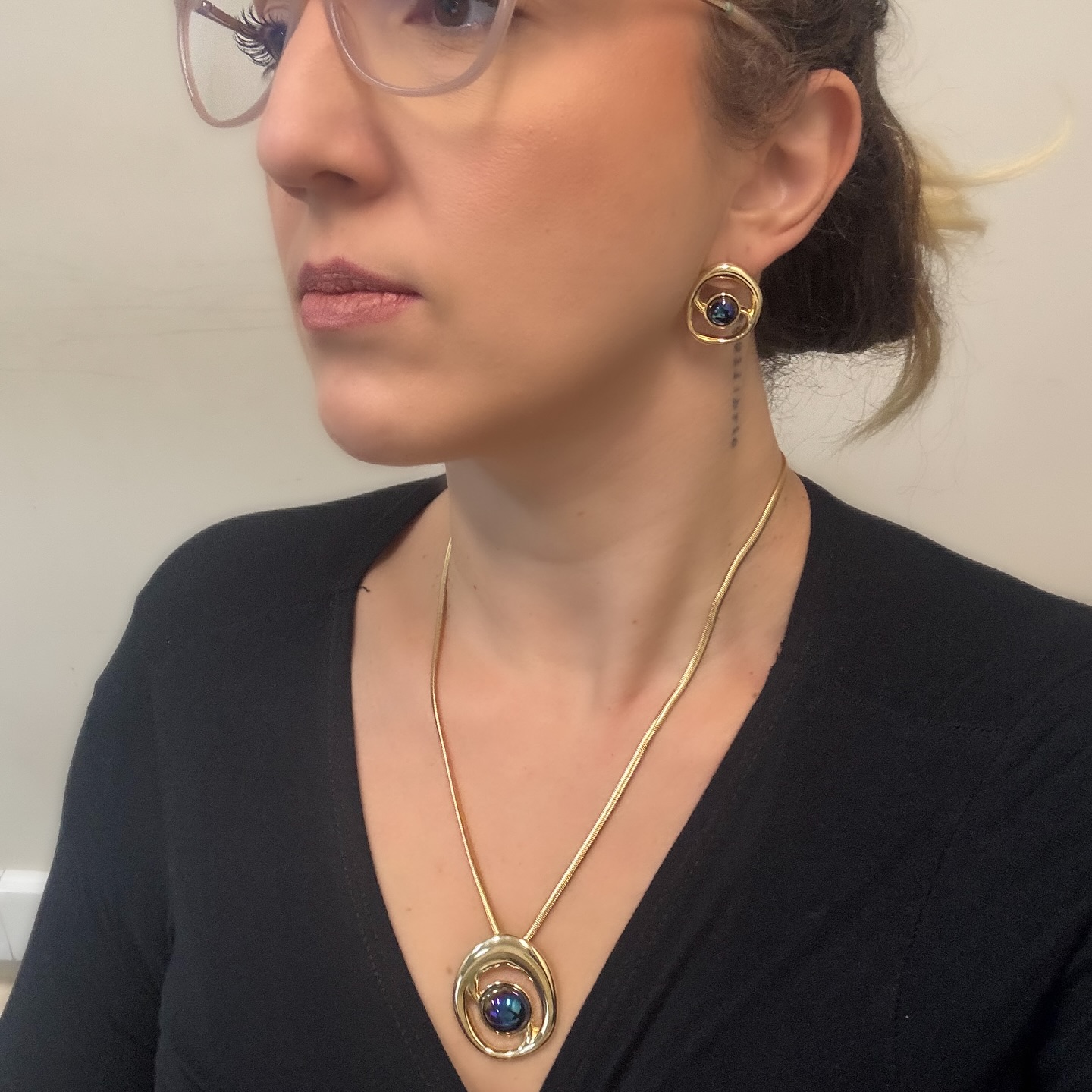 ✨ Começando a semana com brilho e confiança! ✨
Porque acessórios certos transformam qualquer dia em um dia especial 💕
👉 Qual peça não pode faltar no seu look da semana?