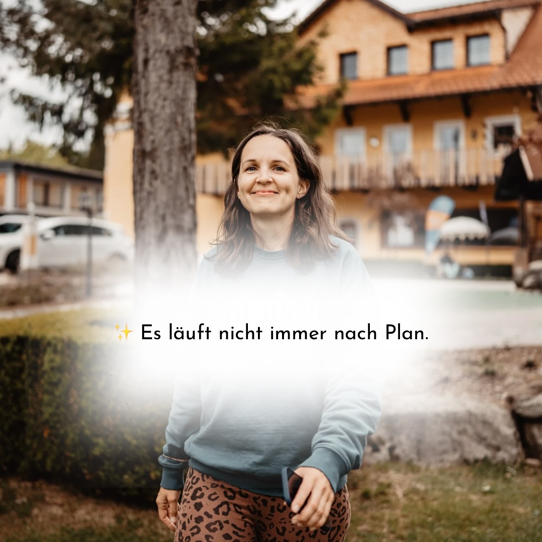 Es kann nicht immer alles perfekt nach Plan verlaufen.
Und weißt du was? Das ist völlig okay. 🌿
Klar, es fühlt sich großartig an, wenn alles genauso klappt, wie du es dir vorgestellt hast. Doch genauso wichtig sind die Momente, in denen das Leben dich überrascht – mit Umwegen, mit Brüchen, manchmal auch mit negativen Verläufen.
Denn genau das macht uns menschlich. Wir sind keine Maschinen. Wir sind fühlende Wesen, die lernen, wachsen und immer wieder neu beginnen dürfen.
👉 Vertraue darauf: Auch wenn es anders kommt als gedacht, bringt dich jede Erfahrung ein Stück näher zu dir selbst.
✨ Affirmation: Ich vertraue dem Weg, auch wenn er nicht perfekt ist.
#mindset #selfgrowth #achtsamkeit #trusttheprocess #unbound #innerjourney #bewusstsein #selbstliebe #coaching #mindfulness #persönlichkeitsentwicklung #achtsamleben #yoga #retreats
Foto©️Mara Wallinger