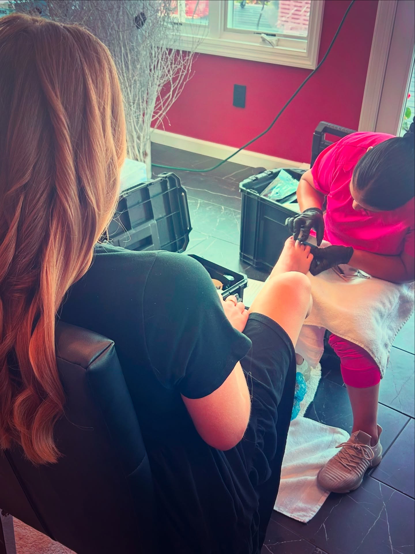 ✨ That’s an easy yes from us… a pedicure and a blowout at the same time, without ever leaving the house? Dream. Life. 💅💆♀️
Did you know you can book everything at home with Hamptons Mobile Beauty? From hair, nails, lashes, waxing, massage, spray tan, facials, Botox, lymphatic drainage—even yoga, Pilates, or a sound bath to start your day.
The difference? Every member of our personally vetted team is not only highly skilled but also licensed and fully insured—because true luxury is peace of mind, not just the service. 🖤
#HamptonsMobileBeauty #HamptonsGlam #LuxuryAtHome #HamptonsLiving #HamptonsHair #HamptonsNails #HamptonsFacials #HamptonsMassage #HamptonsSprayTan