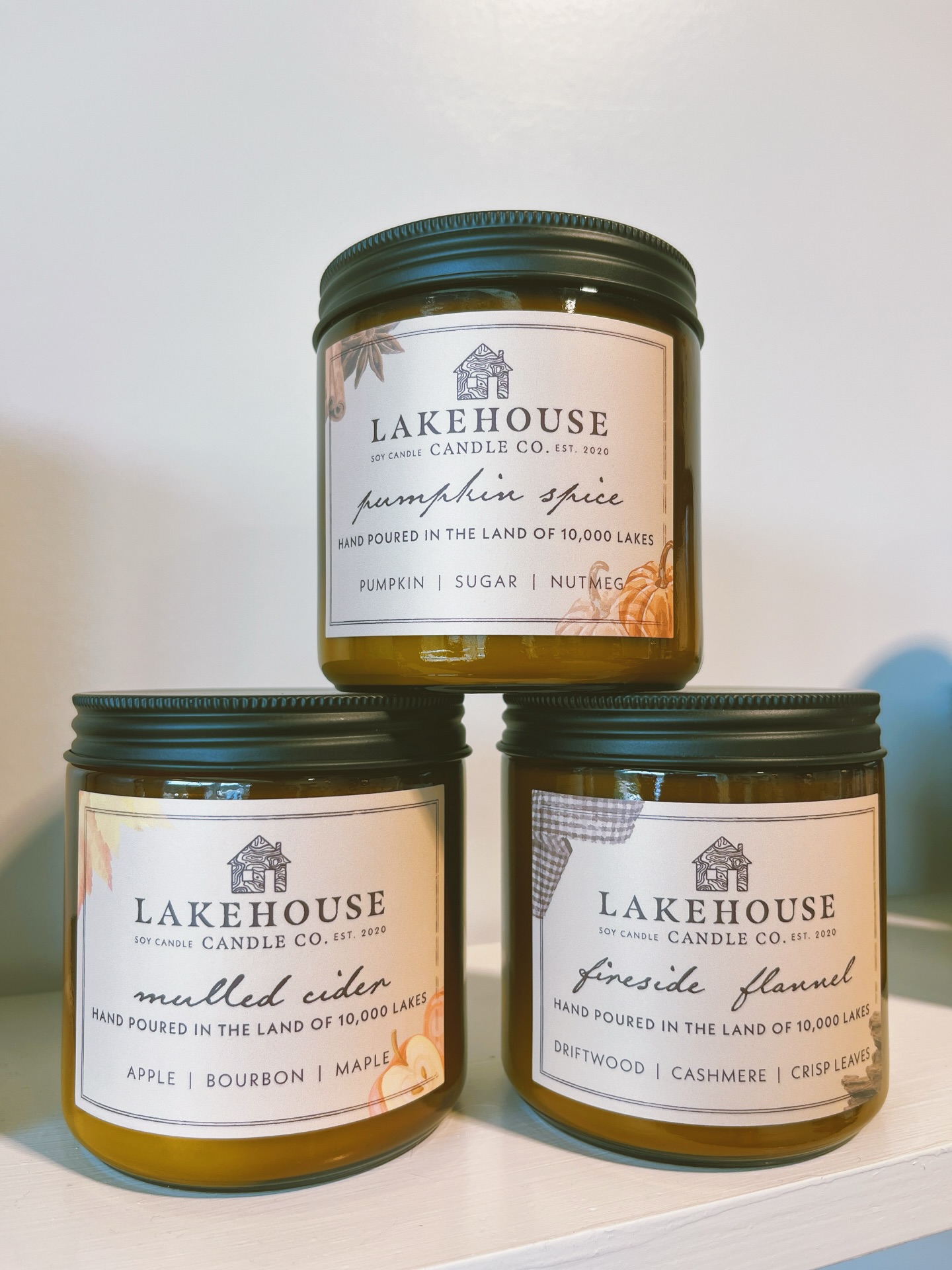 Fall is in full swing at Lakehouse! 🍁 Cozy up with our seasonal favorites—think fireside flannel, rich pumpkin spice, and warm mulled cider.
Plus, make room for autumn by stocking up on your summer favorites—now 15% off while supplies last!