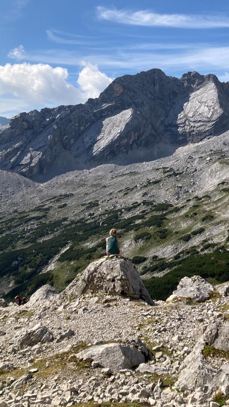 ⛰️ Berge sind stille Meister, und machen schweigsame Schüler. Day well spent 👣☀️🌀
#zugspitze #auszeit #kopfaus #bewegungistleben #dankekörperdassdumichträgst #lassfliassen