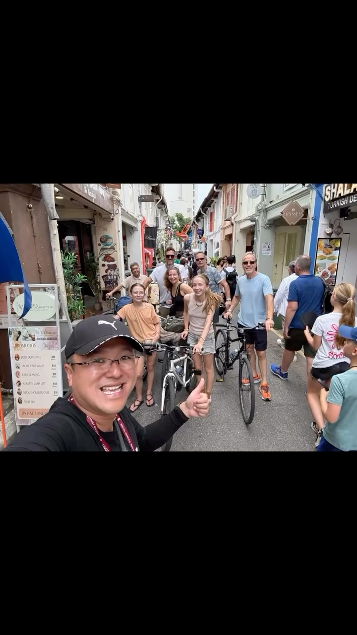 A great way to explore Singapore downtown in 4 hours! Starts with the histroy of modern Singapore at Civic District, visit the Merlion Park before heading into the ethnic quarters - Chinatown and Kampong Glam. This tour includes visiting the oldest temple in Singapore and learn about the early chinese immigrants - multi cultural, religion and racial harmony Singapore. Find out more at www.cityscoot.com.sg #biketour #guidedtour #visitsingapore #exploresingapore #toursg #cityscoot