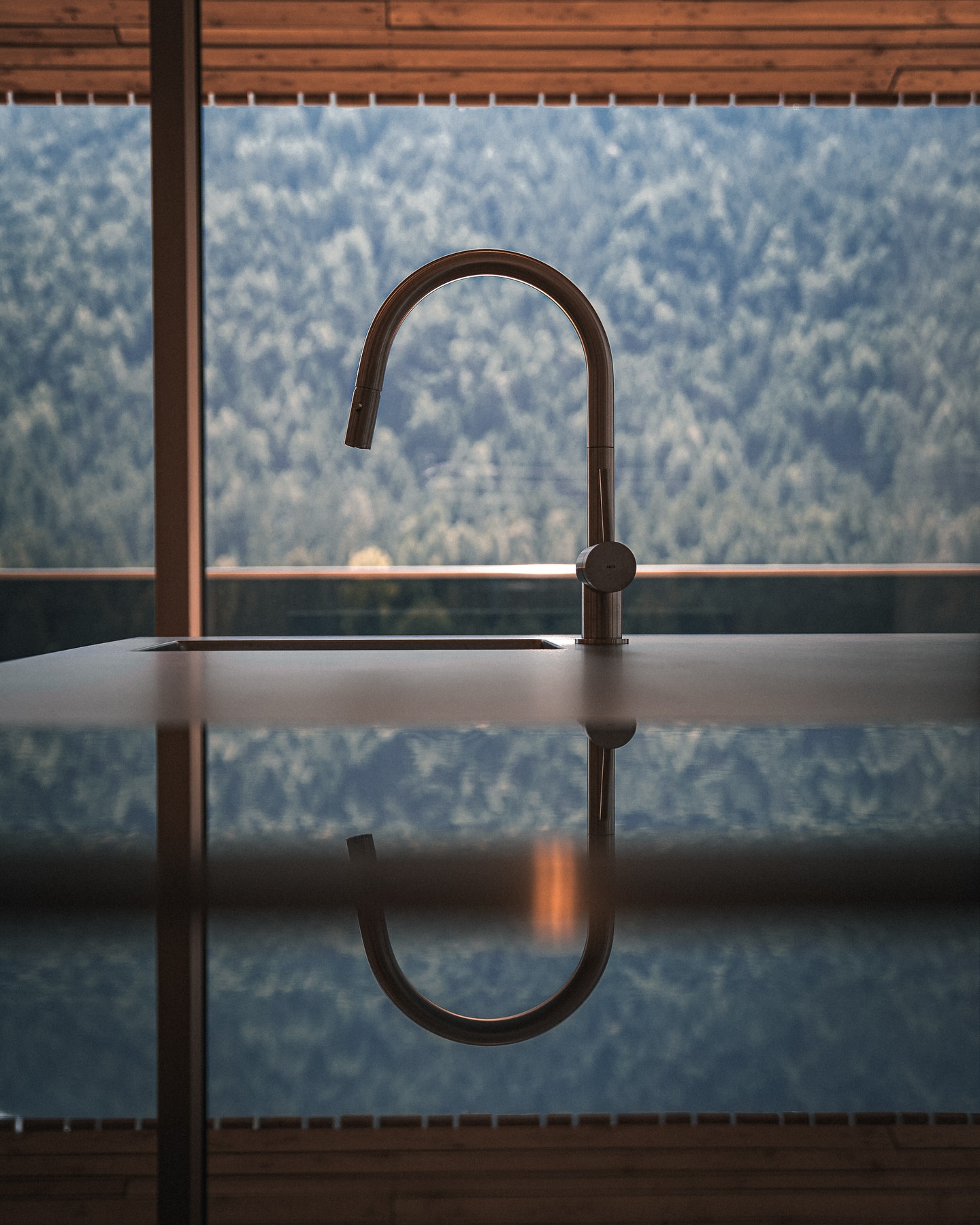 Minimalism framed by the forest.
Every detail in harmony with nature. 🌲✨
#Laerchenlodge #StubaiValley #Tyrol #AlpineDesign #Minimalism #ArchitectureAndNature #MountainRetreat