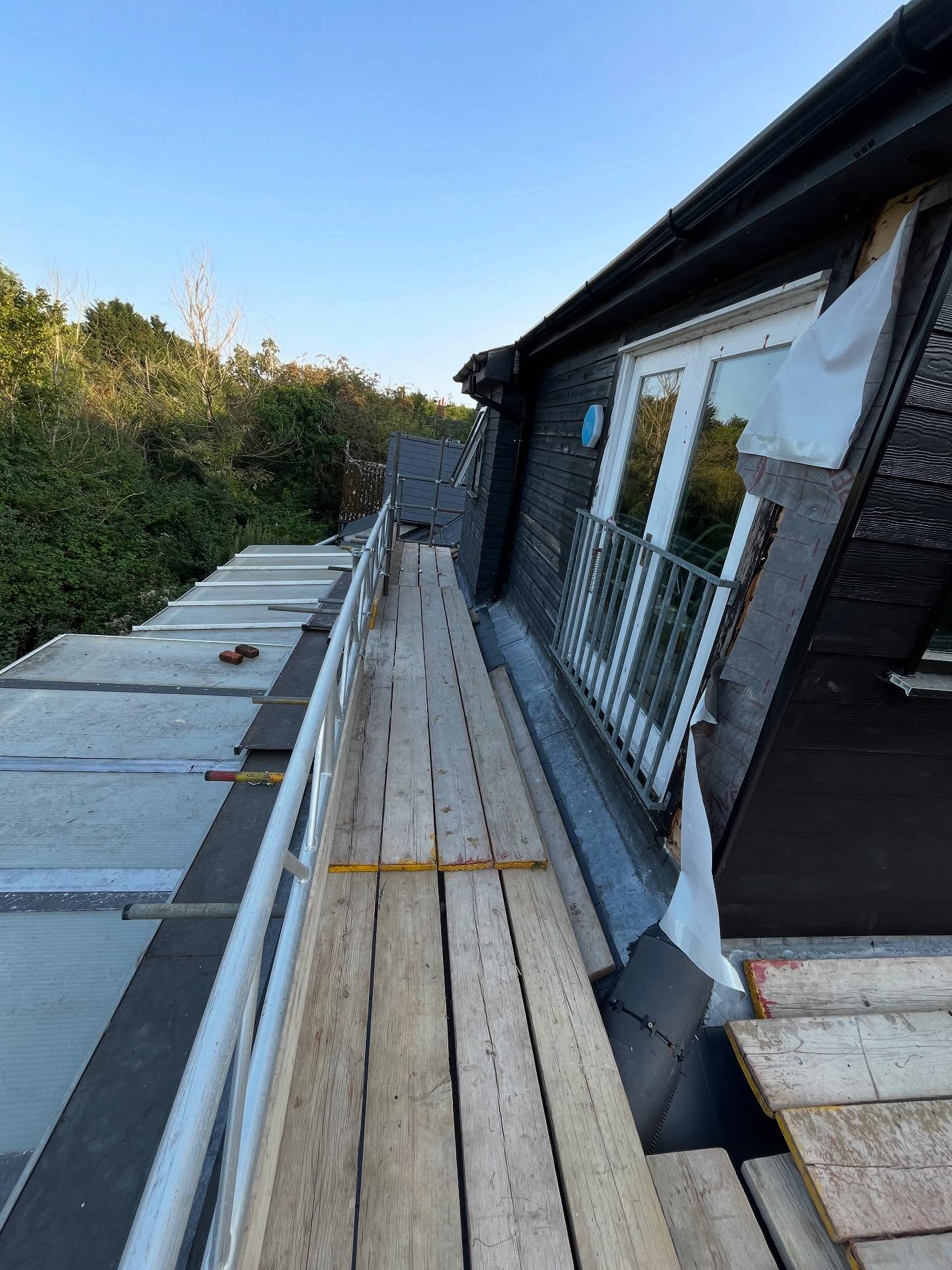 ⭐️Back to our mersea job to erect a beam section at the back of the turret. Hard to reach area made easy by the team⭐️