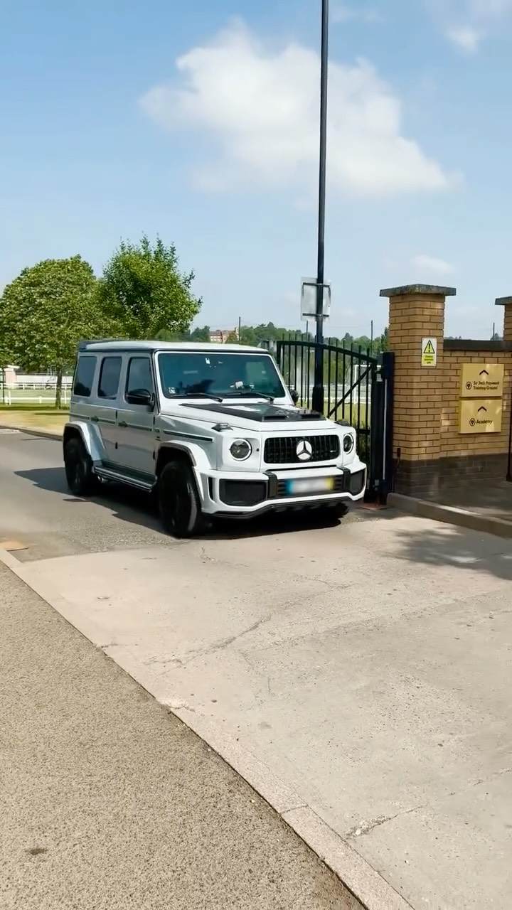 Secure vehicle shipping 🇬🇧 👉 🇵🇹
Reach out to our team via phone or email with your specific requirements, and we'll be happy to assist!
🇬🇧 LONDON OFFICE
22-24 Homecroft Rd, London, N22 5EL, United Kingdom
0208 807 6677
🇵🇹 PORTUGAL OFFICE
Inter Luis
Estrada Nacional 10
Centro Empresario Sado Internacional
Armazem D21, 2910-835 Setúbal
00 351 265 708 240
info@tp-internationalremovals.co.uk
#relocationservices #movingcompany #shipwithus #movers #packingpros #transportation #movingday #shippingworldwide #relocationexperts #shipments #tpinternationalremovals #transportugal #shippingandhandling #movingtotheuk #packingandshipping #movingtoportugal #movewithus #easyshipping #movingsolutions #shippingmadeeasy #securepacking #movingtospain #storagesolutions #removalstoportugal #relocationready #movinghome #newoffice #fineart #vehicletransportation