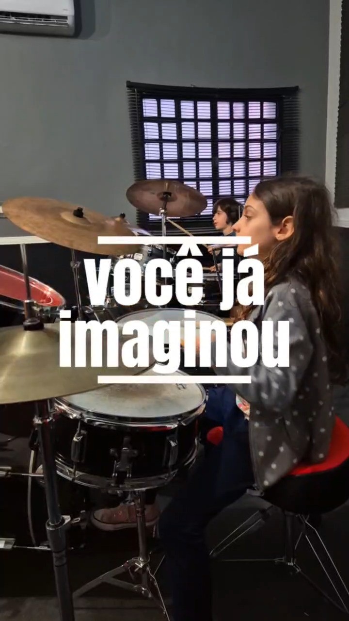 🎶 Mais de 10 cursos musicais em um só lugar!
Salas seguras, totalmente equipadas e prontas pra você começar sem se preocupar com nada.
👉 Agende já sua aula experimental e descubra seu talento na música com a Bravo!