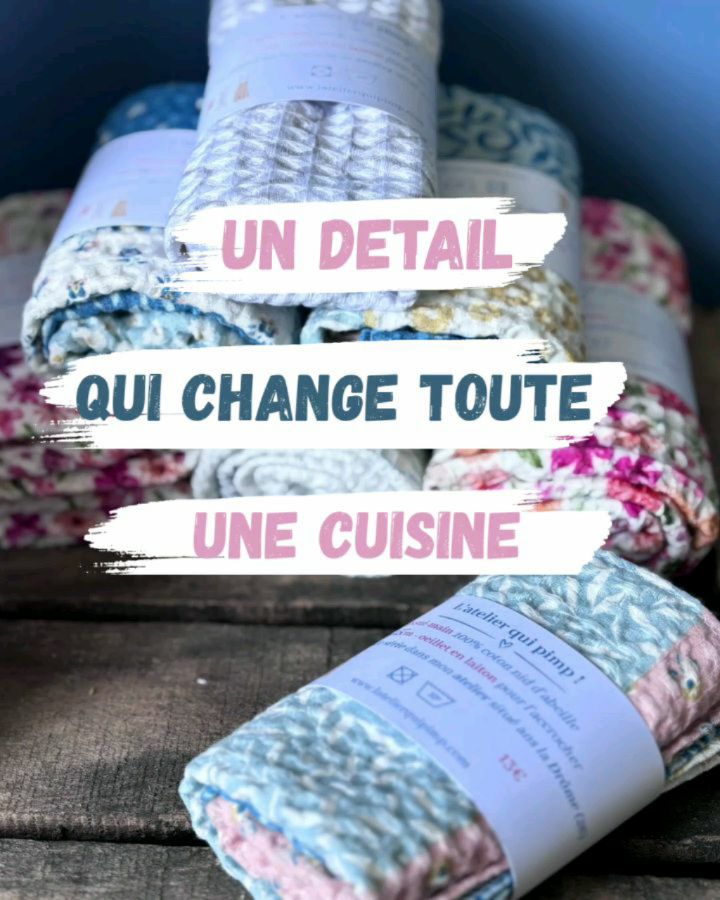 Un détail qui change toute une cuisine. 🍴✨
Dans mon atelier, chaque essuie-main a sa personnalité 🧵.
Parfois coloré 🌈, parfois sobre 🤍, toujours avec ce petit détail qui le rend unique.
Parce que même un geste quotidien mérite d’être un peu plus joli 🌿.
— Et vous, dans la cuisine, vous êtes plutôt tons neutres 🤍 ou éclats de couleur 🎨 ?
#essuieMainArtisan #nidAbeilleMaison #detailquicompte
#faitmainaveccoeur #ateliercreateur #plaisirsimples