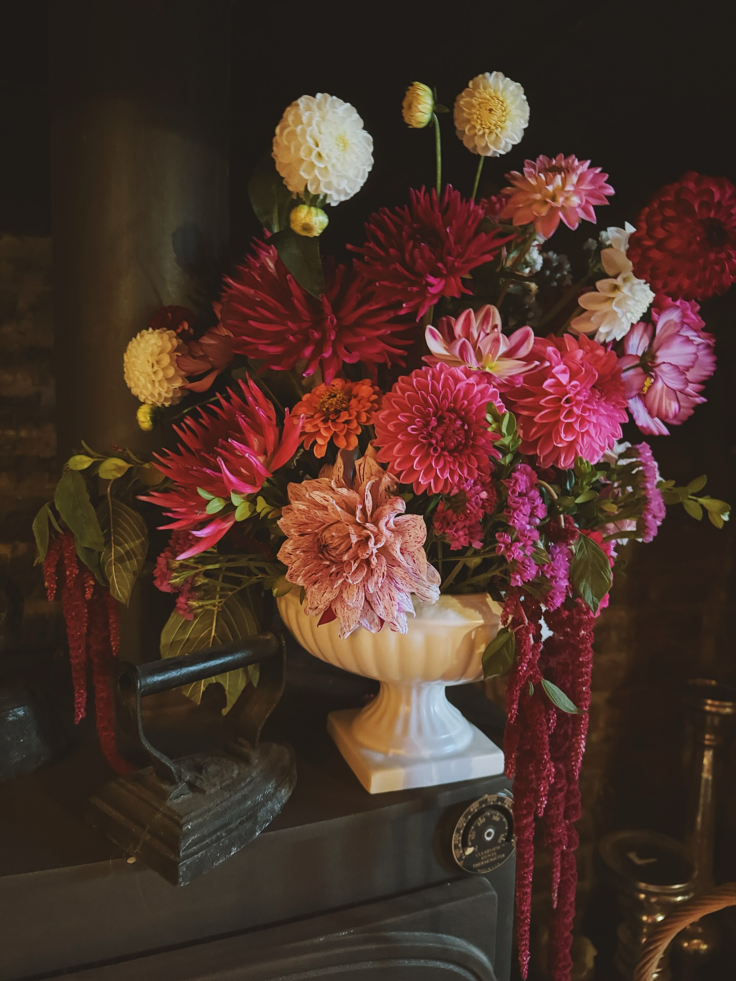 Summer fire
Porcelain urn arrangement with sparks of tonal pink & white dahlias. Trailing amaranth
Celebrating August, couldn’t resist
#summerflowers #august #dahlia #florist #pink #seasonalflowers #flowerlover #floralarrangement #summer #cottagegarden #countrystyle #urn #floraldesign #southnorfolk #flowerstagram