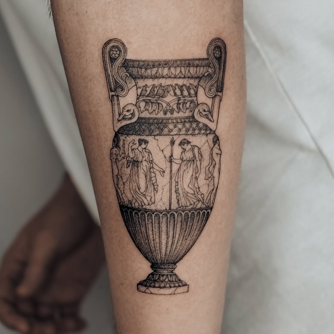 Vasenlieben by @rikah.tattoo