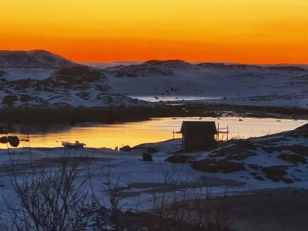 March by the Arctic Ocean