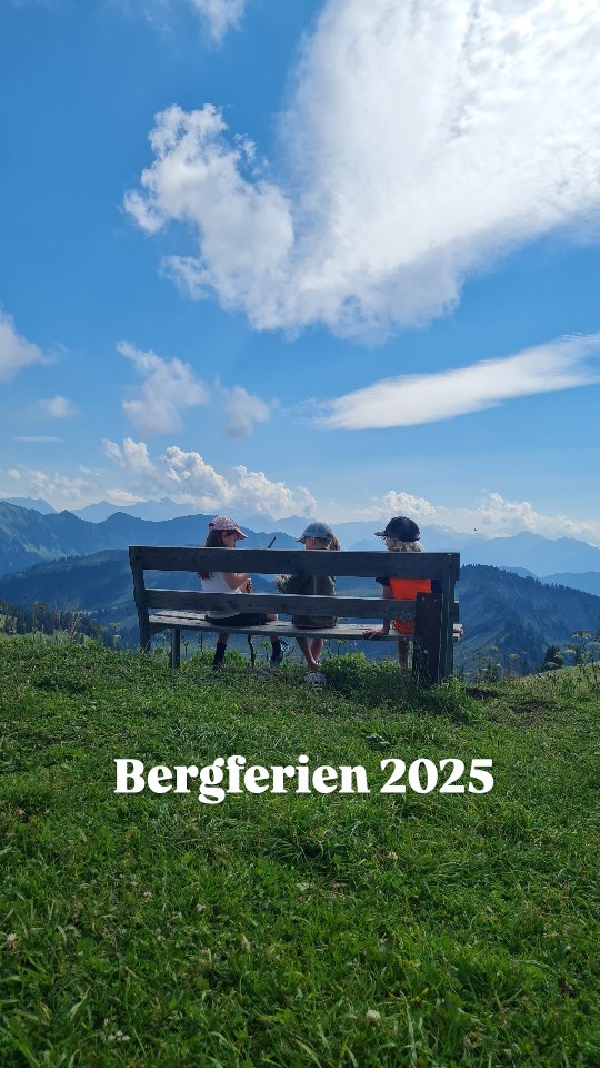 Bergferien 2025 - leider schon wieder vorbei🥲
Aber was tragen wir alles im Rucksack mit nach hause? Viel Spass und Abenteuer, Erinnerungen an besondere Momente🍀, viel Lachen und neue Freunde 😊
Wir haben jede Menge gemeinsam erlebt, von der Höhlentour ⚒️, zur Sennerei- und Alpbesichtigung 🧀🥛, Gipfeltouren ⛰️, Wanderungen 🥾, Tierentdeckungen 🐐🐓, Spiele, Rätsel, Barfußwandern 👣, Sonnenauf- und untergänge 🌄, Lagerfeuer 🔥, sehr gutes Essen, und und und
Bergferien - ein besonderes Erlebnis in den Bergen für Familien auf einer wunderbaren, herzlichen Hütte
#wandern #hike #freschen #freschenhütte #freschenhöhle #bergferien #familien #familienzeit #laternsertal #alpegävis #alpesaluver #alpenverein #iguideyou #bergliabi #naturelover #naturerlebnis #mountain #uimlaguide
