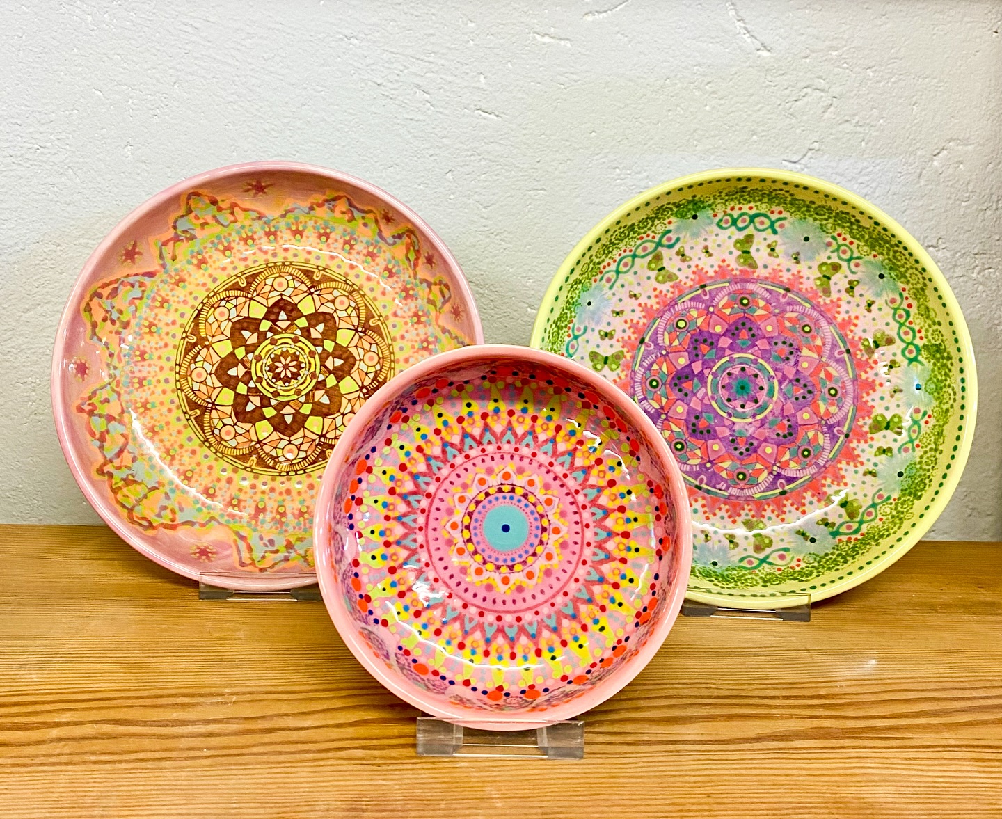 HAPPY COLORS! 🩷💛🩵💜🧡💚
#sommevibes #happycolors
#mandalamalen #mandala #mandalaaufkeramik
#mandala_art #mandalakeramik #Werk2Go #keramikmalen #polteranlass #keramikselberbemalen #polteranlässe#kreativeventzürich #keramikselbstbemalen #keramikmalworkshop #keramikmalspass #keramikzürich #teamevent #usterkreativ #keramikzürich #teamanlass #keramikmalenzürich #keramikmalenzurich #zürichkeramik #ceramiczurich #ceramicpaintingzurich #kreativzürich #zurichceramics #zurichceramic