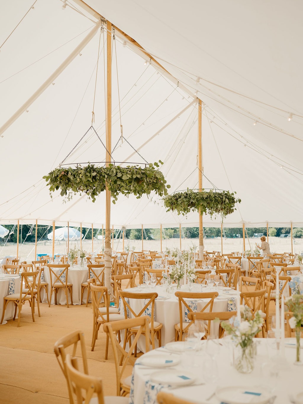 Nothing hits quite like a marquee wedding at home.
So if you’re thinking about it: go for it.
These wonderful images from a month ago gives you a hint why. A marquee wedding in Warwickshire that I’m still so happy to have had a hand in.
Photographer: @rachelwoodweddings
Marquee: @fourshiresmarquees
Planner: @karintindallweddings
Florist: @hibiscusfloral
Stationery: @kindlettering
Linen: @alba.tableware
Caterer: @sandjcuisine
Rentals: @chippingnortoneventhire
#marqueewedding #weddingathome #warwickshirewedding #weddingplannerwarwickshire #bluewedding #blueandwhitepattern #gardenweddinginspo #simplewedding #oxfordwedding #oxfordshirewedding
