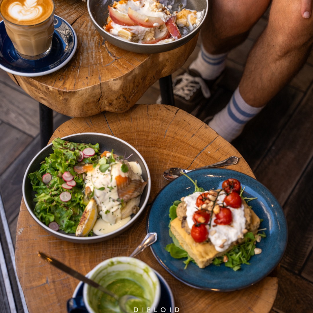 On est de retour !
Après une petite pause estivale (et quelques travaux 🤩), Diploïd réouvre ses portes samedi 23 août, à 8h30
On a hâte de vous retrouver autour d’un café, d’un brunch ou d’une pâtisserie ✌️
📸 @studiocraime
#slakecoffee #slaketerreaux #coffee #brunchlyon #cafelyon #specialtycoffee #coffeelover #brunchtime #lyoncity #lyonfood #brunchlover #coffeevibes #coffeetime
.