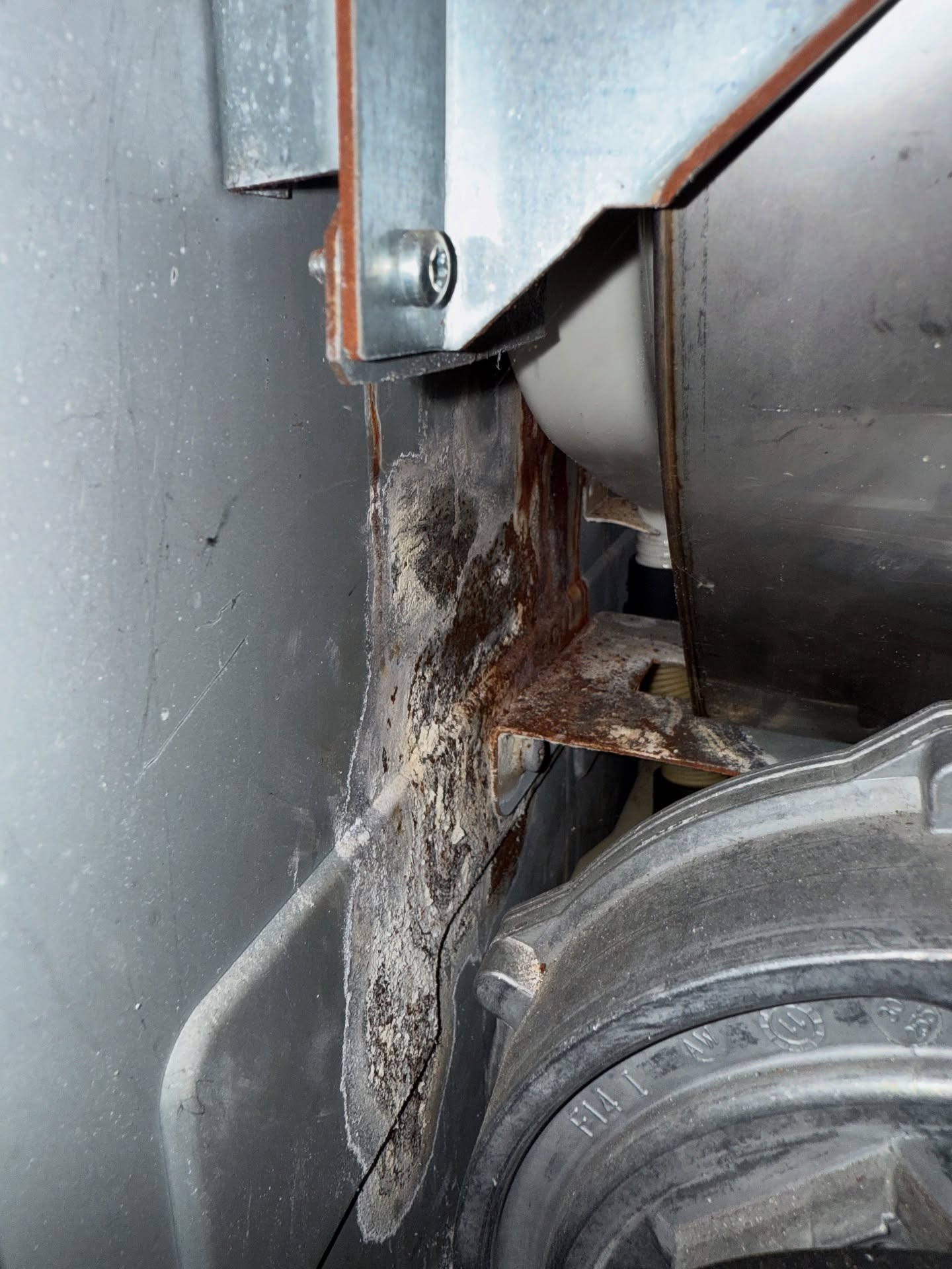 👷♂️🔧 During a recent annual boiler service, we discovered this 15+ year-old boiler had a cracked flue collector, causing significant rusting. The customer decided it was time to replace and upgrade instead of a repair! 🚀
We installed a brand new Glowworm Ultimate3 25r along with a Power System Filter, giving our customer a fantastic 10-year guarantee! 🎉 Now they can enjoy worry-free heating all the way through to 2035! 🏡❤️
@glowworm_uk
For any of your heating and plumbing needs, you can get in touch with us by:
📱 Phone or WhatsApp - 07743 645488
📧 Info@FlashHeatingAndPlumbing.co.uk
💻 www.flashheatingandplumbing.co.uk
•
•
•
•
•
#glowwormuk #glowwormboiler #glowworm #energyefficiency #boilerinstall #boilerservice #boilerservicing #boilerbreakdown #boilerrepair #gasengineer #gassafe #gassaferegistered #heating #heatingengineer #plumbingandheating #plumbing #centralheating #smallbusiness #smallbusinessuk #localtrades #bordon #whitehill #headley #petersfield #liphook #liss #farnham #hampshire #surrey #flashheatingandplumbingsolutions