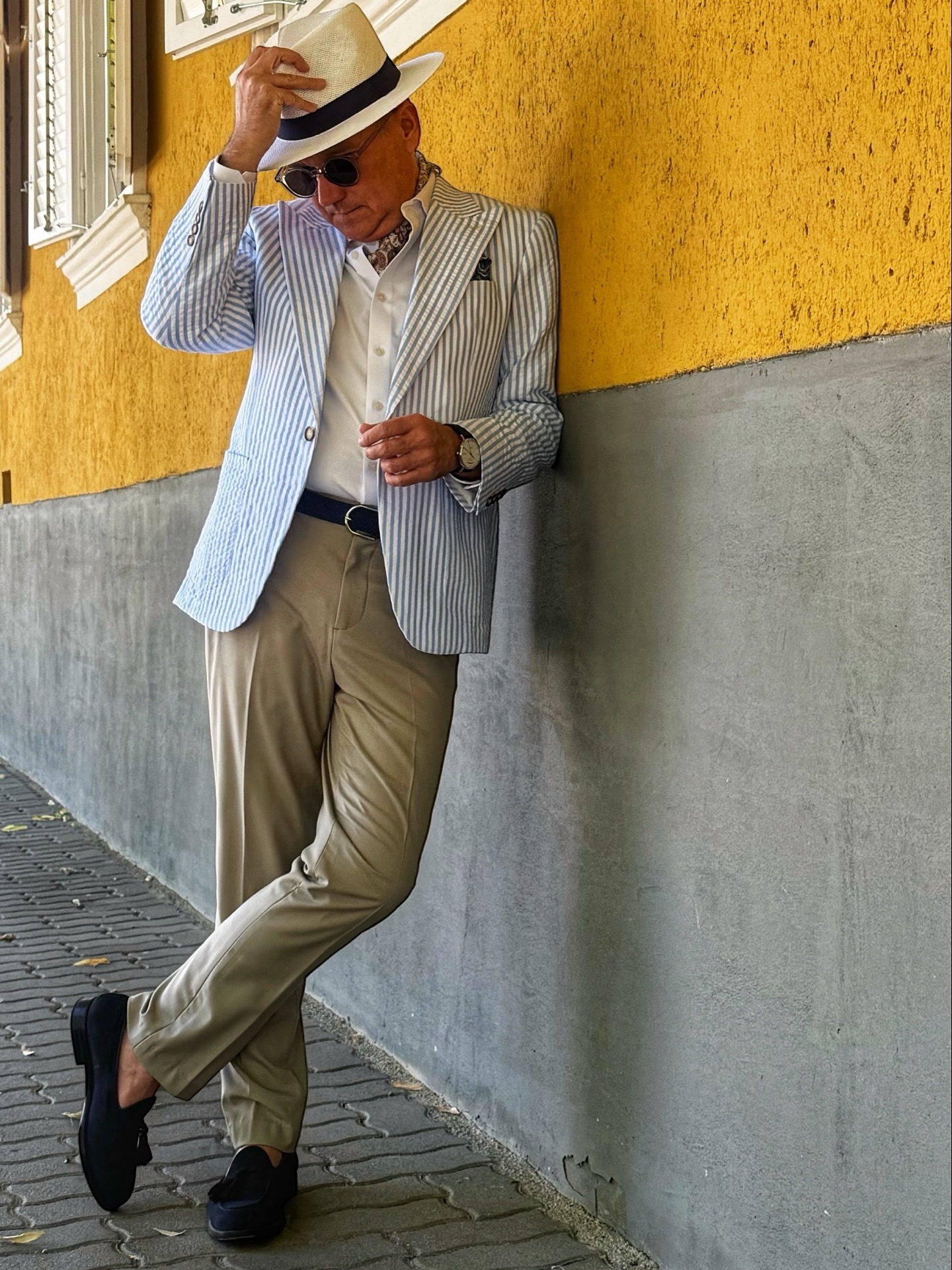 Minden napra kell a stílus és elegancia.
Zakó és cipő: @hockerty_official
Nadrág és ing: @owndreamshirts
#tiborstiluslapja #stílus #stílustippek #stílustanácsadó #streetstyle #mensfashionblogger #fashionblogger #ootdfashion #owndreamshirts #hockertymen #mfw #pfw #lookbook #styleformen #like4like