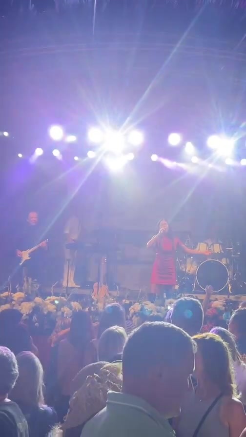 💜 Gerade LIVE: Welch Auftakt zum 31. Thüringer Weinfest in Bad Sulza
Ihr seid spitze - welch Energie…
Das wird noch ein verheißungsvoller Abend…
@badsulza_tourismus