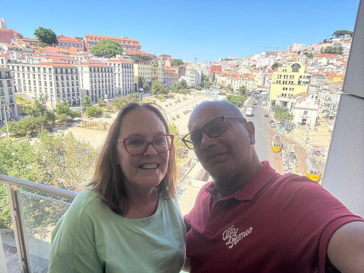 Lisbon adventure. And a peacock holding up the traffic ( rescued by an American girl crying ‘I can’t watch this!)🇵🇹🦚😂