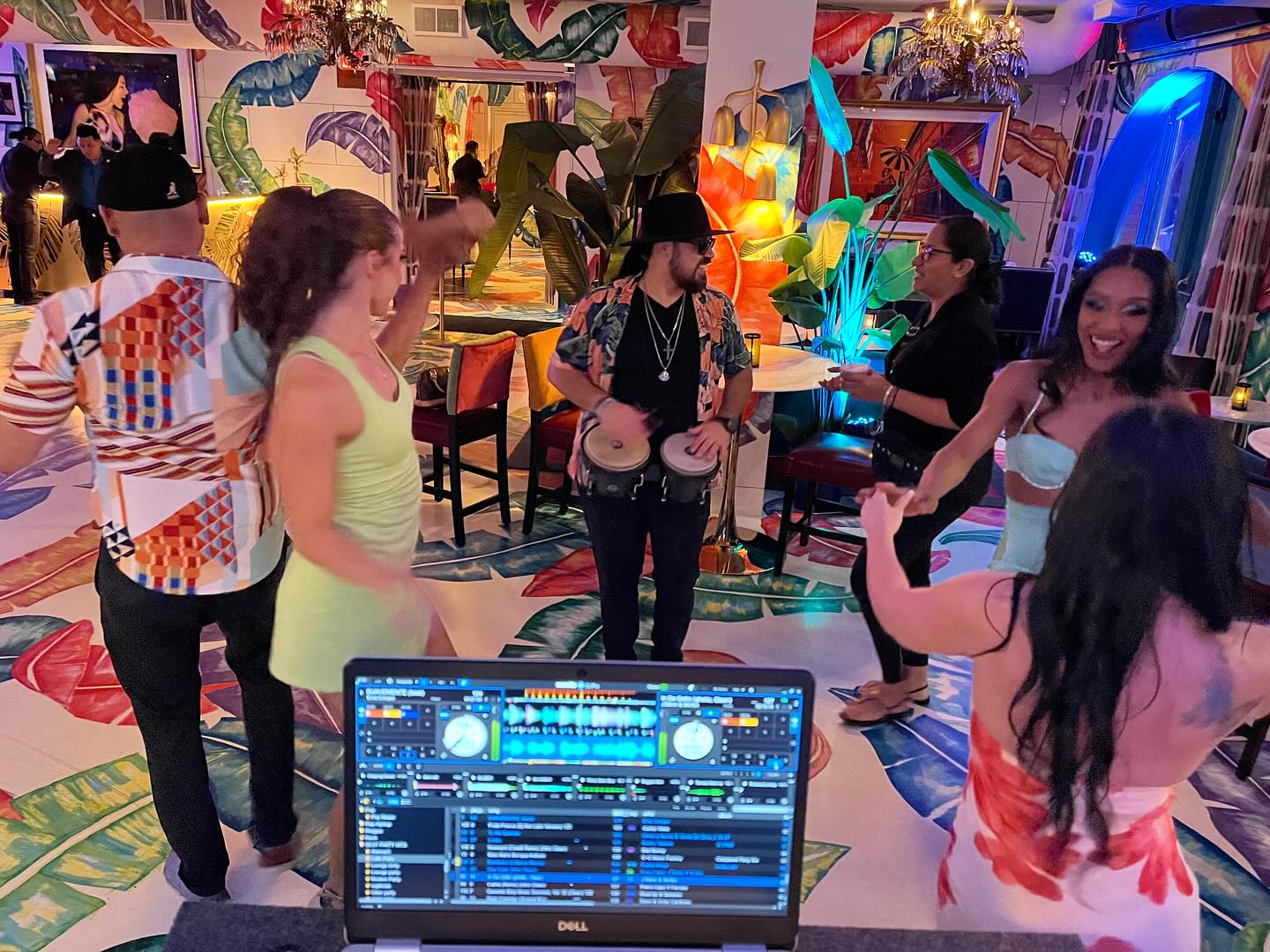 If you haven’t been to Carnivale restaurant, I would describe it like a tropical dining hall at Universal. Amazing vibes in every room. We had the party going in the front Rumba/bar. Thx @artaffair_pro for trusting me on the decks 🎉🎵🔥
