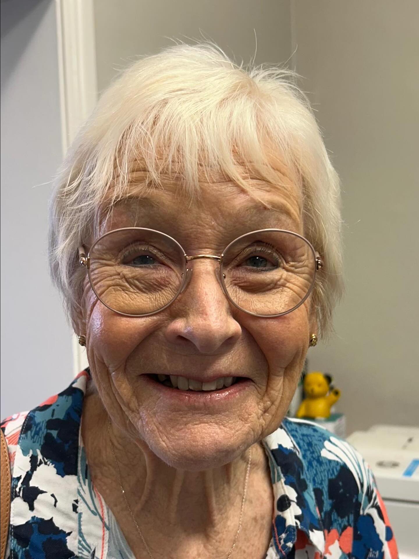It always gives us a huge boost to see people delighted and looking amazing when they collect their new specs!
Doesn’t our beautiful patient look absolutely stunning in her new frames!
#uttoxeteroptician
#staffordshireopticians
#pradaeyewear
#fashioneyewear
