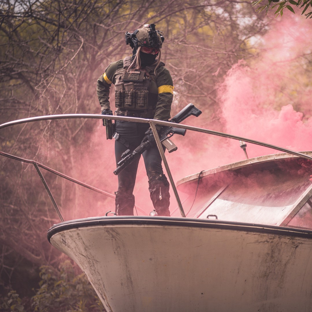 Thank you so much for all the love on After Dark 🥹 It's been great getting back to the thing I love most - yapping with you ✨ The next episode will be live on Monday at 6pm and in this one we'll be talking about creative burnout in BBs, Burnout and Balance ❤️🔥
Watch the full episode on YouTube 📺 or listen on Spotify 🎙️
📸 @dan_airsoft
Partners 🖤
•
BELT & KYDEX: @deadly_customs
Use code ‘femmefatale’ for 10% off 🥵
www.deadlycustoms.co.uk
•
#airsoft #airsofting #airsoftplayer #airsoftcommunity #airsoftuk #airsoft_community #airsoftmilsim #airsoftaddict #airsoftdaily #airsoftplayers #airsoftglobal #airsoftaction #ukairsoft #airsoftukcommunity #airsoftgirl #femmefataleairsoft