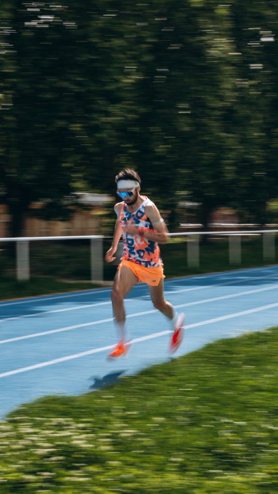Reprise progressive des choses plus ou moins sérieuses 🦵
@top4running.fr cp GAET
@runfinity_ cp GAET
@bordeaux_athle
📸 @cr.motionpicture w/ @benji__crt
#top4running #runformore #runfinity #preworkout #stadebordelais #runningcoaching #rungc