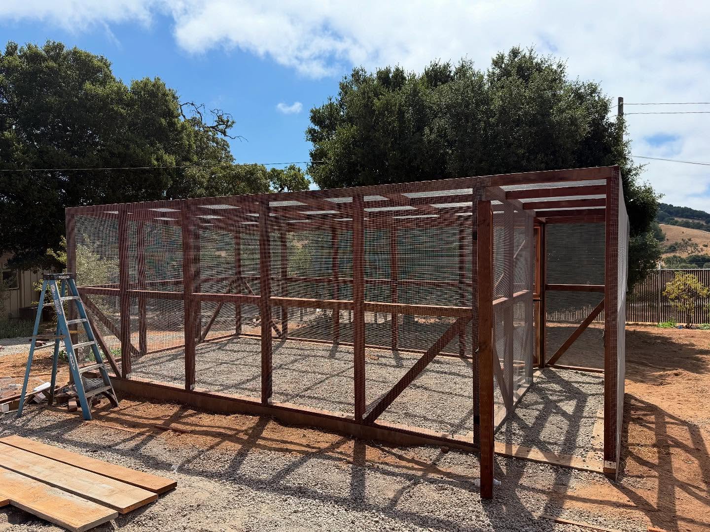 SNEAK PEAK! Enclosures at WERC’s new site in Gilroy is coming along. Pictures are some of the 12 new homes for WERC’s educational ambassadors.
Want to see more about these enclosures and who exactly is going to be in them? Maybe even get your name on an enclosure? Come to our Luncheon on September 14th at Eagle Ridge! Visit our website for tickets- link in our bio!
HUGE thank you to Weston Miles Architects, Inc. for completely donating their amazing talents and all their time for site planning and enclosure designs. Also much gratitude to Carlson Construction Management for building these enclosures.