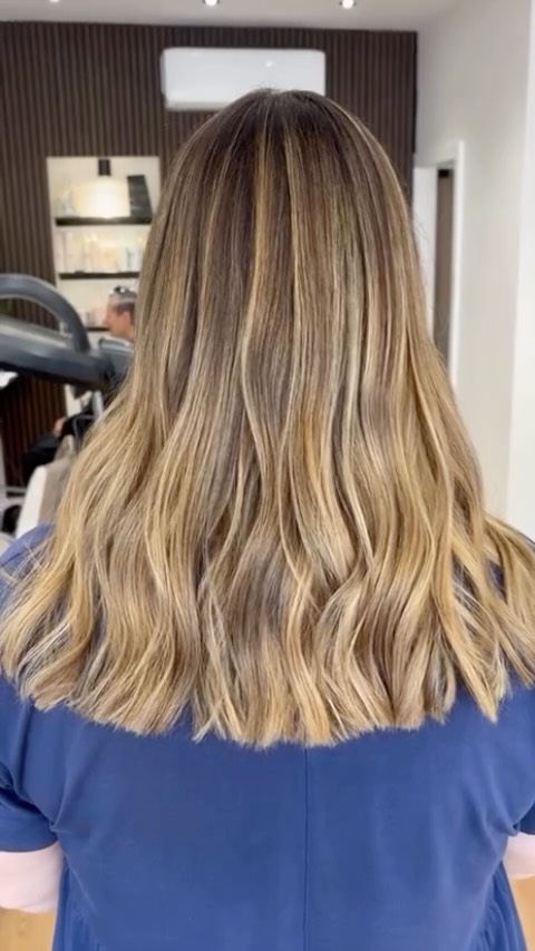 Beautiful Balayage 💚
If you’re looking for a low maintenance colour, balayage could be the answer.
Balayage is a fully customised colour meaning we can build it up to make you feel a lot brighter/lighter or keep it super low maintenance by just adding some sun kissed pieces.
Sound like what you’ve been looking for? Book a FREE consultation with one out our colourist so we can help you find your perfect colour
#balayagecardiff#customisedcolour#sunkissedhair#blondehair