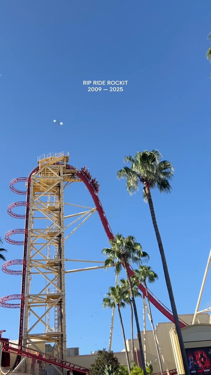 Oficialmente hoy cerró este ride tan icónico de Universal Studios Orlando 🥺 Nos acordamos peeerfecto de la primera vez que nos subimos a Rip Ride Rockit en 2010… Era TAN cool escoger una canción para escuchar durante el ride y después correr a ver tu video! Sí vamos a extrañar este ride 💔🥲
#ripriderockit #universal #universalstudios #universalorlando