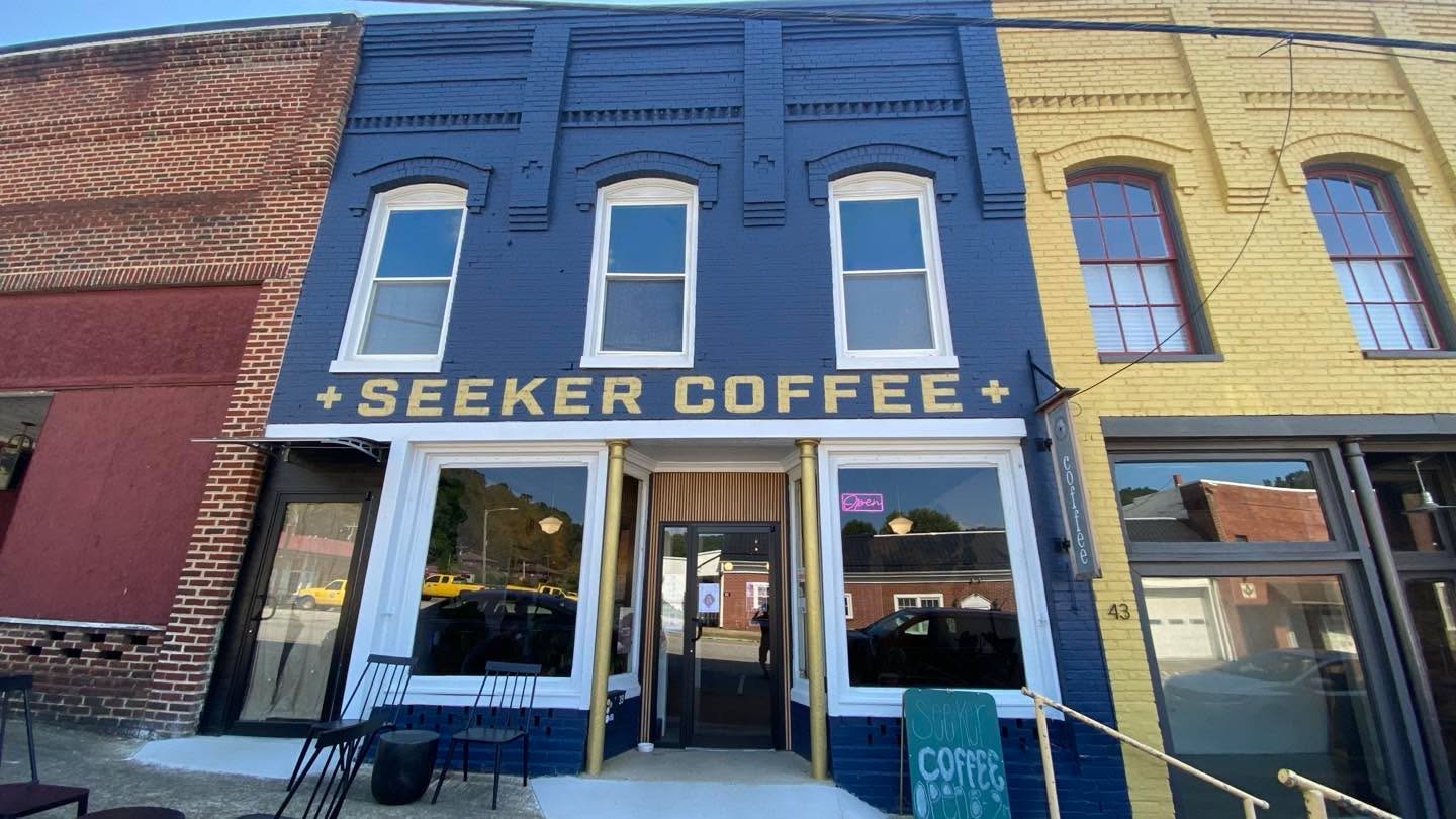 Starting today’s tour from Seeker Coffee in Old Fort,NC! #seekercoffee #seekercoffeenc #oldfort #oldfortnc #mtbr #guidedbiketours @seekercoffeenc @oldfort.nc