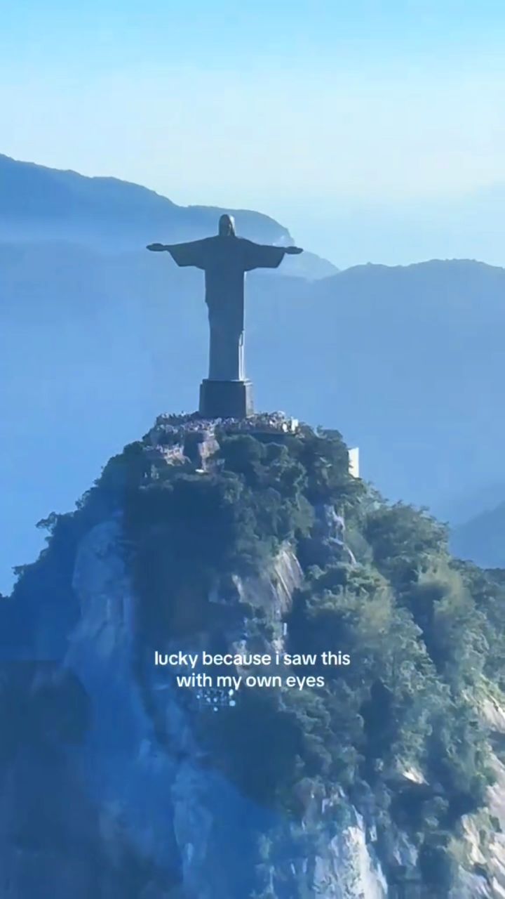 When in Rio de Janeiro… this is THE view you can’t miss! Seeing Christ the Redeemer (and the whole city) from a helicopter is pure magic
The definition of lucky has just been updated!
Who’s adding this to the bucket list? ❤️🔥